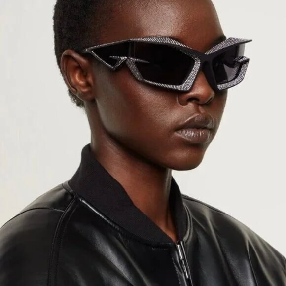 NEW GIVENCHY GV40082I 02A MATTE BLACK WITH STONES WOMEN SUNGLASSES GIVENCHY - Picture 1 of 12